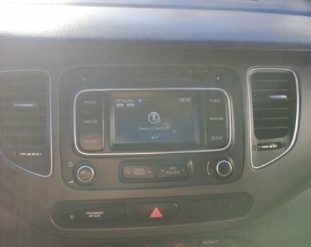 Белый Киа Каренс, объемом двигателя 1.7 л и пробегом 190 тыс. км за 8700 $, фото 5 на Automoto.ua