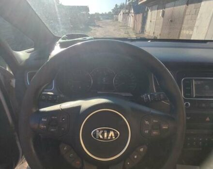 Белый Киа Каренс, объемом двигателя 1.7 л и пробегом 190 тыс. км за 8700 $, фото 3 на Automoto.ua