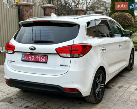 Белый Киа Каренс, объемом двигателя 1.7 л и пробегом 196 тыс. км за 11974 $, фото 9 на Automoto.ua