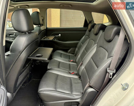 Белый Киа Каренс, объемом двигателя 1.7 л и пробегом 196 тыс. км за 11974 $, фото 47 на Automoto.ua