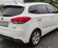 Белый Киа Каренс, объемом двигателя 1.7 л и пробегом 299 тыс. км за 8900 $, фото 4 на Automoto.ua