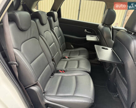 Белый Киа Каренс, объемом двигателя 1.7 л и пробегом 196 тыс. км за 11974 $, фото 65 на Automoto.ua