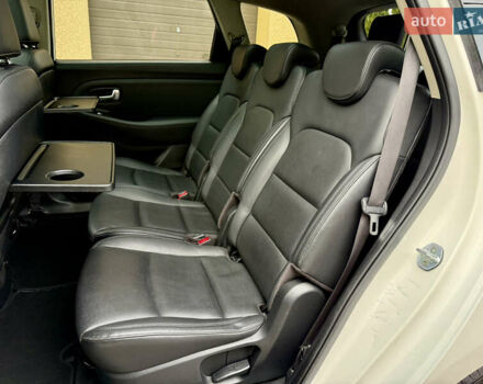 Белый Киа Каренс, объемом двигателя 1.7 л и пробегом 196 тыс. км за 11974 $, фото 48 на Automoto.ua