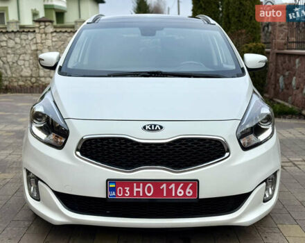 Белый Киа Каренс, объемом двигателя 1.7 л и пробегом 196 тыс. км за 11974 $, фото 3 на Automoto.ua