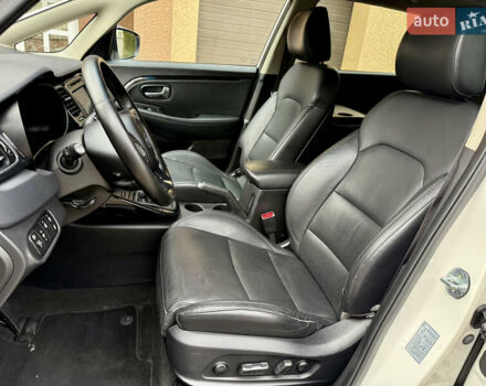 Белый Киа Каренс, объемом двигателя 1.7 л и пробегом 196 тыс. км за 11974 $, фото 23 на Automoto.ua