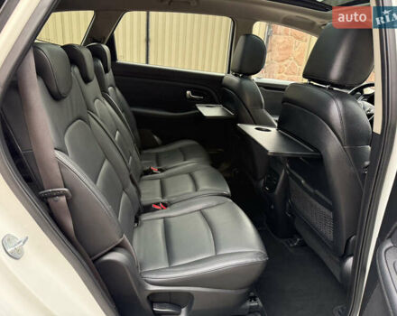 Белый Киа Каренс, объемом двигателя 1.7 л и пробегом 196 тыс. км за 11974 $, фото 64 на Automoto.ua