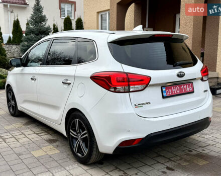 Белый Киа Каренс, объемом двигателя 1.7 л и пробегом 196 тыс. км за 11974 $, фото 6 на Automoto.ua