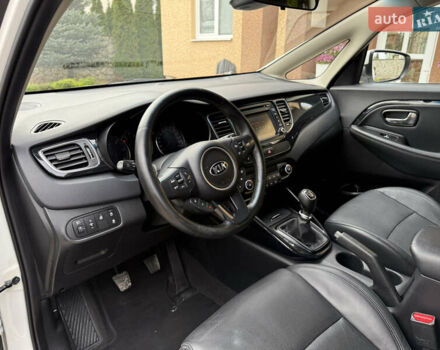 Белый Киа Каренс, объемом двигателя 1.7 л и пробегом 196 тыс. км за 11974 $, фото 26 на Automoto.ua