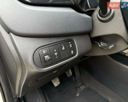 Белый Киа Каренс, объемом двигателя 1.7 л и пробегом 196 тыс. км за 11974 $, фото 27 на Automoto.ua