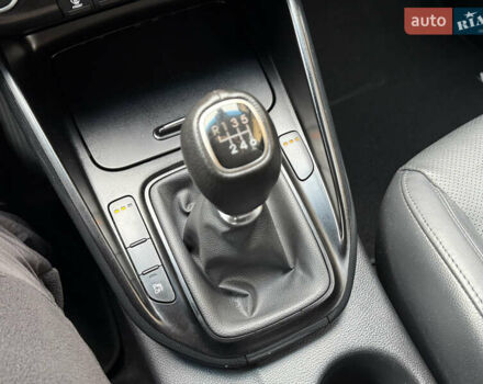 Белый Киа Каренс, объемом двигателя 1.7 л и пробегом 196 тыс. км за 11974 $, фото 41 на Automoto.ua