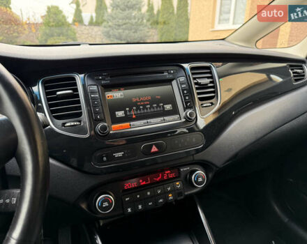 Белый Киа Каренс, объемом двигателя 1.7 л и пробегом 196 тыс. км за 11974 $, фото 31 на Automoto.ua