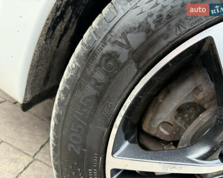 Белый Киа Каренс, объемом двигателя 1.7 л и пробегом 196 тыс. км за 11974 $, фото 78 на Automoto.ua