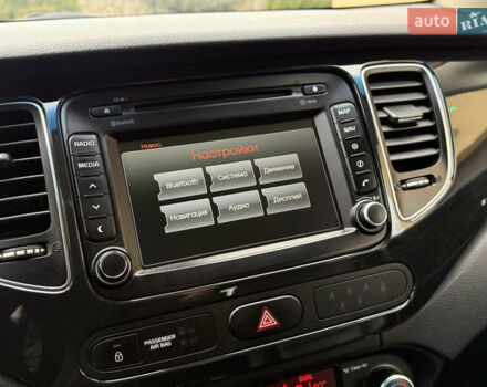 Белый Киа Каренс, объемом двигателя 1.7 л и пробегом 196 тыс. км за 11974 $, фото 36 на Automoto.ua