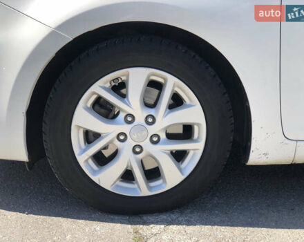 Белый Киа Каренс, объемом двигателя 2 л и пробегом 221 тыс. км за 11800 $, фото 35 на Automoto.ua