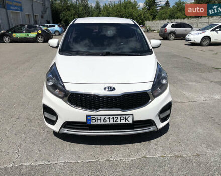 Белый Киа Каренс, объемом двигателя 2 л и пробегом 221 тыс. км за 11800 $, фото 16 на Automoto.ua