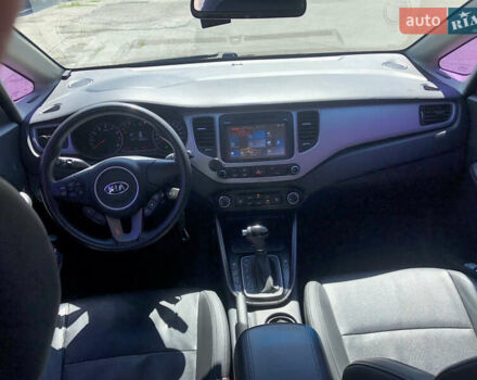 Белый Киа Каренс, объемом двигателя 2 л и пробегом 221 тыс. км за 11800 $, фото 23 на Automoto.ua