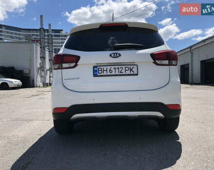 Белый Киа Каренс, объемом двигателя 2 л и пробегом 221 тыс. км за 11800 $, фото 6 на Automoto.ua