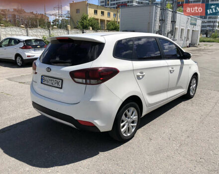 Белый Киа Каренс, объемом двигателя 2 л и пробегом 221 тыс. км за 11800 $, фото 5 на Automoto.ua