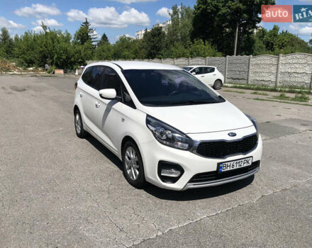Белый Киа Каренс, объемом двигателя 2 л и пробегом 221 тыс. км за 11800 $, фото 1 на Automoto.ua