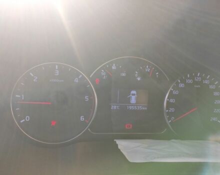 Киа Каренс 2014 в Черкассах на Automoto.ua Белый Киа Каренс, объемом двигателя 1.7 л и пробегом 190 тыс. км за 8700 $, фото 7 на Automoto.ua