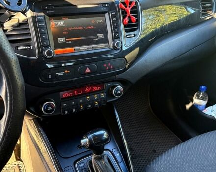 Белый Киа Каренс, объемом двигателя 1.7 л и пробегом 237 тыс. км за 11000 $, фото 9 на Automoto.ua