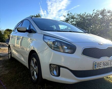 Белый Киа Каренс, объемом двигателя 1.7 л и пробегом 237 тыс. км за 11000 $, фото 1 на Automoto.ua