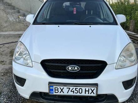 Киа Каренс 2007 в Староконстантинов на Automoto.ua Белый Киа Каренс, объемом двигателя 2 л и пробегом 281 тыс. км за 5000 $, фото 1 на Automoto.ua