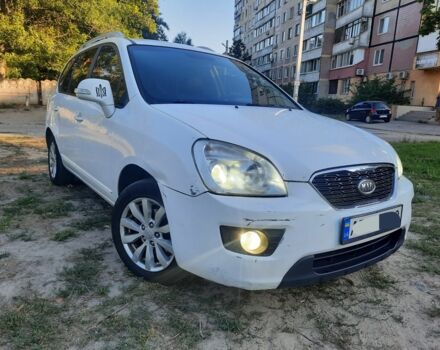 Белый Киа Каренс, объемом двигателя 2 л и пробегом 360 тыс. км за 4600 $, фото 1 на Automoto.ua