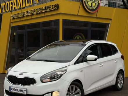 Білий Кіа Каренс, об'ємом двигуна 2 л та пробігом 215 тис. км за 10500 $, фото 1 на Automoto.ua