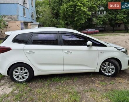 Білий Кіа Каренс, об'ємом двигуна 2 л та пробігом 175 тис. км за 12500 $, фото 1 на Automoto.ua