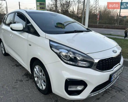 Білий Кіа Каренс, об'ємом двигуна 2 л та пробігом 194 тис. км за 13700 $, фото 1 на Automoto.ua