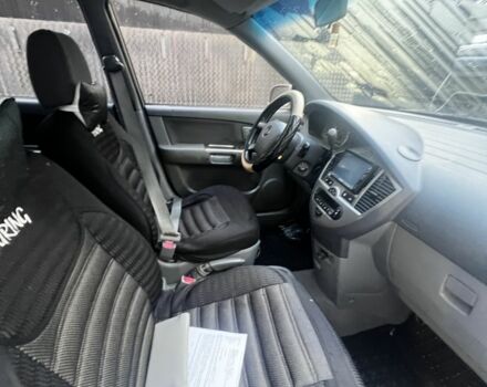 Бежевий Кіа Каренс, об'ємом двигуна 1.8 л та пробігом 291 тис. км за 3900 $, фото 6 на Automoto.ua