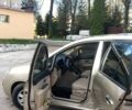 Бежевий Кіа Каренс, об'ємом двигуна 2 л та пробігом 391 тис. км за 5150 $, фото 9 на Automoto.ua