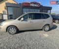 Бежевий Кіа Каренс, об'ємом двигуна 2 л та пробігом 322 тис. км за 5900 $, фото 4 на Automoto.ua
