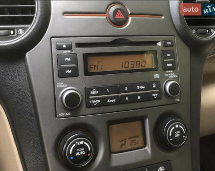 Бежевый Киа Каренс, объемом двигателя 1.99 л и пробегом 270 тыс. км за 6250 $, фото 4 на Automoto.ua