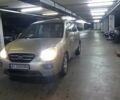 Бежевый Киа Каренс, объемом двигателя 2 л и пробегом 196 тыс. км за 4900 $, фото 5 на Automoto.ua
