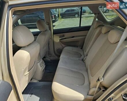 Бежевий Кіа Каренс, об'ємом двигуна 2 л та пробігом 287 тис. км за 4500 $, фото 15 на Automoto.ua