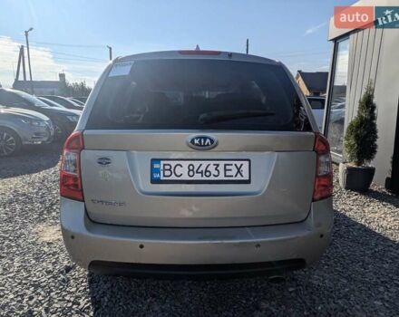 Бежевый Киа Каренс, объемом двигателя 2 л и пробегом 322 тыс. км за 5300 $, фото 6 на Automoto.ua