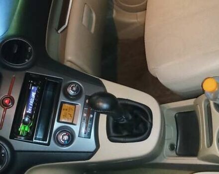 Бежевый Киа Каренс, объемом двигателя 2 л и пробегом 196 тыс. км за 4900 $, фото 3 на Automoto.ua