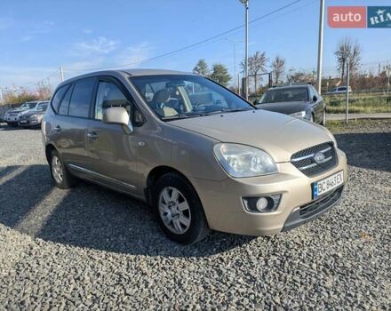 Бежевый Киа Каренс, объемом двигателя 2 л и пробегом 322 тыс. км за 5300 $, фото 2 на Automoto.ua