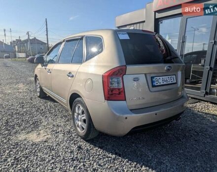 Бежевый Киа Каренс, объемом двигателя 2 л и пробегом 322 тыс. км за 5300 $, фото 5 на Automoto.ua