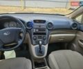 Бежевий Кіа Каренс, об'ємом двигуна 2 л та пробігом 287 тис. км за 4500 $, фото 13 на Automoto.ua