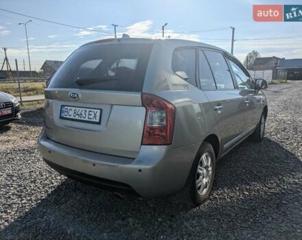 Бежевый Киа Каренс, объемом двигателя 2 л и пробегом 322 тыс. км за 5300 $, фото 7 на Automoto.ua