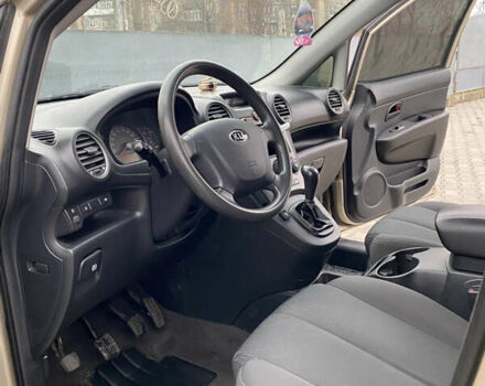 Бежевый Киа Каренс, объемом двигателя 1.98 л и пробегом 195 тыс. км за 6300 $, фото 14 на Automoto.ua