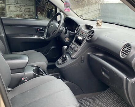 Бежевый Киа Каренс, объемом двигателя 1.98 л и пробегом 195 тыс. км за 6300 $, фото 12 на Automoto.ua