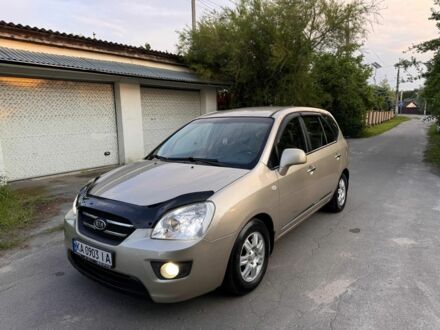 Киа Каренс 2007 в Киеве на Automoto.ua Бежевый Киа Каренс, объемом двигателя 2 л и пробегом 206 тыс. км за 6700 $, фото 1 на Automoto.ua