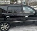 Черный Киа Каренс, объемом двигателя 2 л и пробегом 330 тыс. км за 4500 $, фото 2 на Automoto.ua