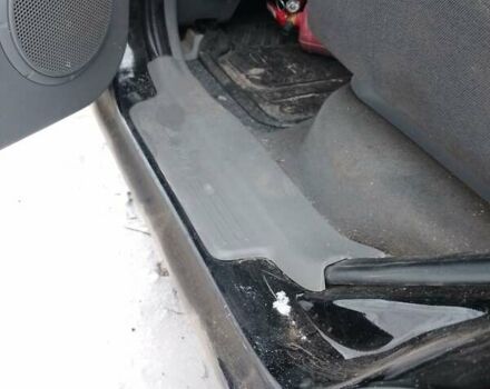 Черный Киа Каренс, объемом двигателя 2 л и пробегом 320 тыс. км за 5830 $, фото 17 на Automoto.ua