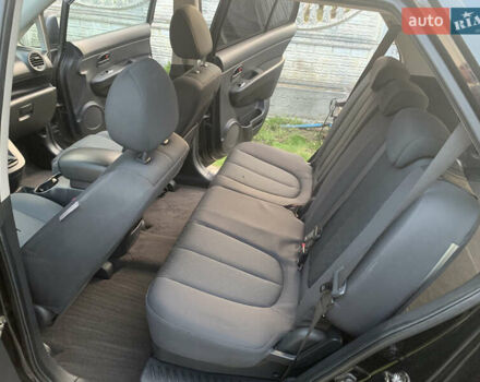 Чорний Кіа Каренс, об'ємом двигуна 2 л та пробігом 199 тис. км за 6400 $, фото 3 на Automoto.ua