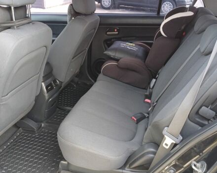 Черный Киа Каренс, объемом двигателя 2 л и пробегом 229 тыс. км за 5200 $, фото 6 на Automoto.ua